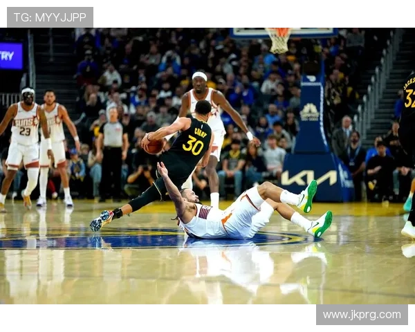 勇士101比97逆转太阳斯宾塞狄龙爆发 勇士101比97逆转太阳斯宾塞狄龙爆发