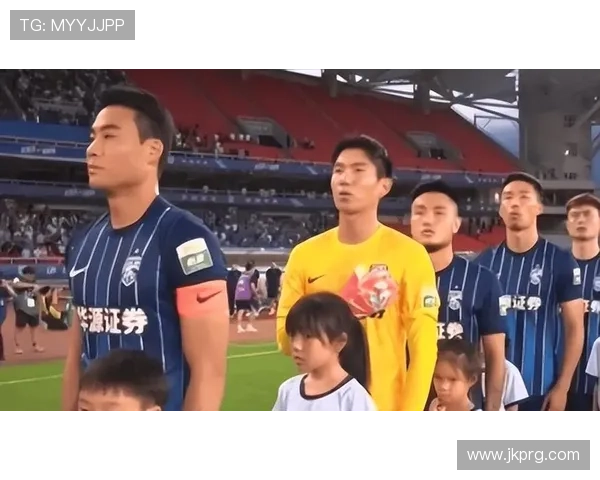 莫拉带家人游东湖 支持邓卓翔鄂超联赛 莫拉带家人游东湖 支持邓卓翔鄂超联赛